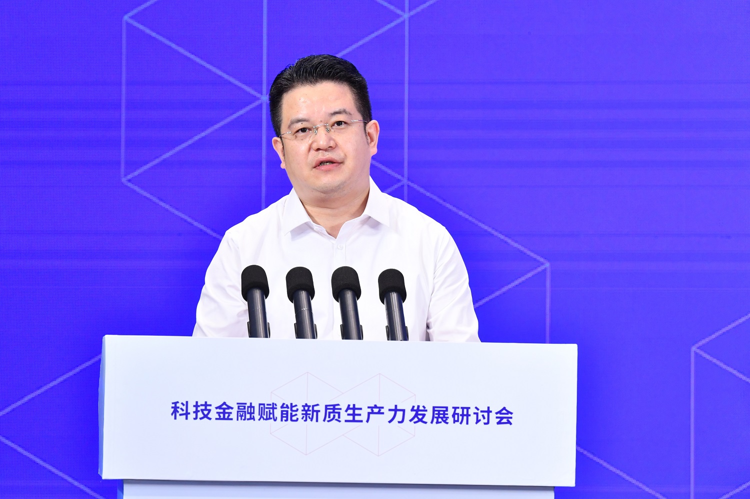 靖红乐.JPG