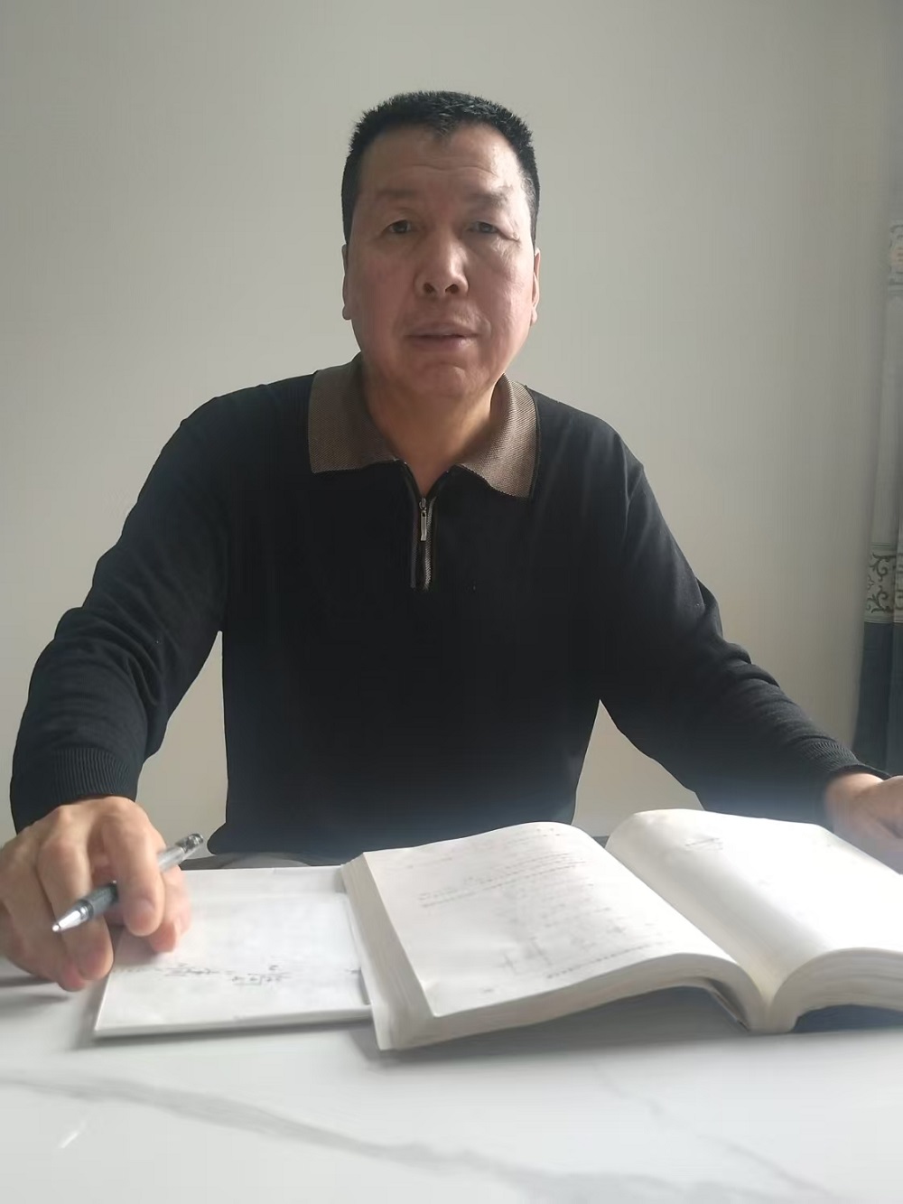 1746498055293300.jpg 胡永锋.jpg